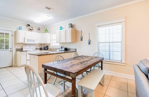 Orange Beach Condo | Dog-Friendly Orange Beach Villas w/Pool & Fishing Pond | Sleeps 8