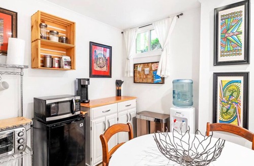 Ormewood Park Apartment | Dog Friendly Private Entrance Basement Apartment in Grant Park