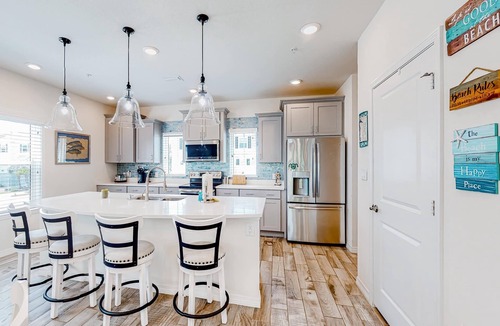 Ono Island Villa | Dog-friendly townhouse with private beach, hot tub, pool, tennis, golf, gym, AC
