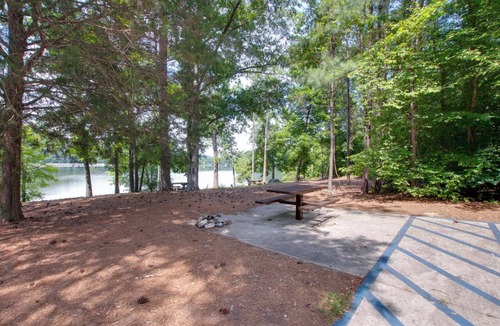 Groveoak House | Double Launch Landing Lake Guntersville Retreat