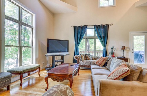 Double Springs House | Double Springs Cabin Stay w/Deck + Shared Dock!