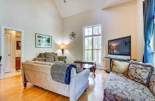 Double Springs House | Double Springs Cabin Stay w/Deck + Shared Dock!