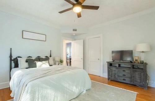 Riverside House | Downing Street Retreat A & B- Entire Duplex