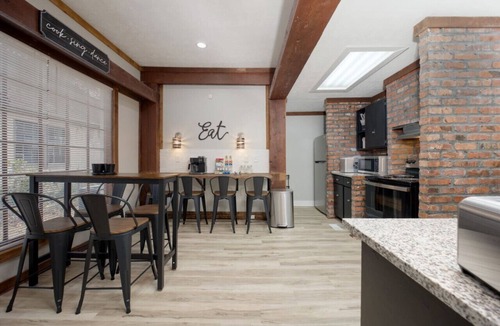 Columbus Apartment | Downtown, 2 Kings, Family, 15 mins to Fort Benning
