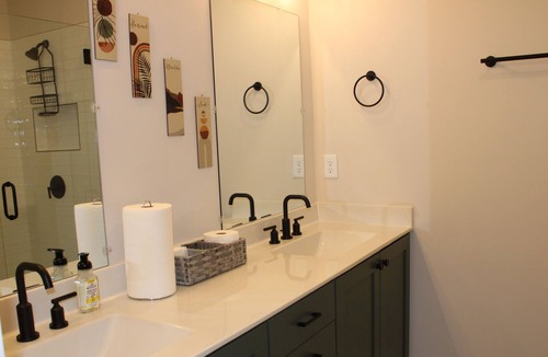 Summerhill Apartment | Downtown Atlanta Vibrant Urban Hangout