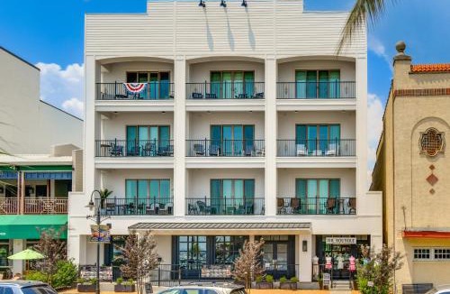 Old Town House | Downtown Bay St Louis Condo - Walk to Beach!