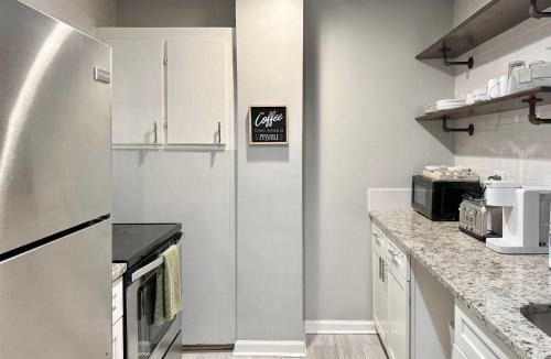 Downtown Atlanta House | Downtown Condo! Private Balcony! PT10F