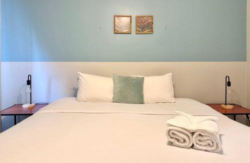 Downtown Atlanta House | Downtown Condo! Private Balcony! PT10F
