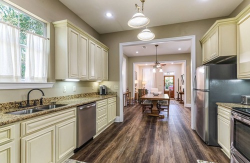 Abita Springs House | Downtown Cottage Historic Abita-Walk To It All! Food-Biking- Fun