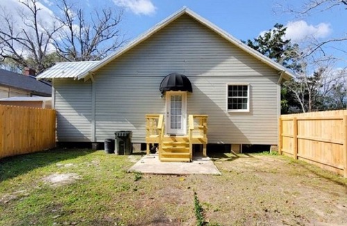 Thomasville House | Downtown Historic Acorn Cottage