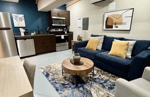 Old Town Apartment | Downtown Huntsville Gem - Walk to VBC