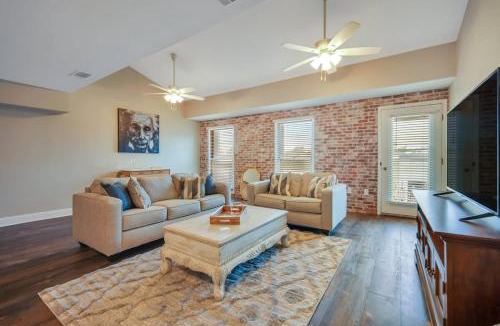 Statesboro Apartment | Downtown Loft - Above Bull & Barrel & Close to Georgia Southern