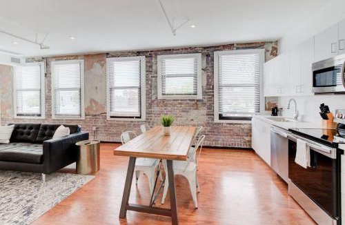 South Main Historic District Apartment | Downtown Loft Style Unit with ALL Modern Amenities