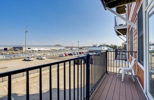 Saint Joseph House | Downtown St Joseph Condo w/Balcony & Harbor View