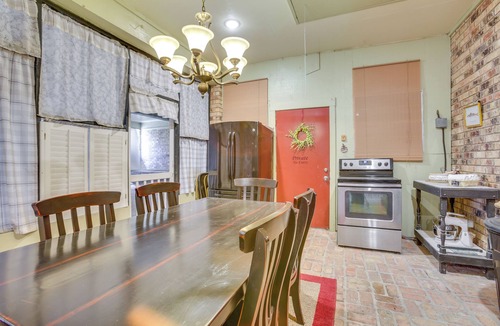 Theriot House | Dularge Grand Villa - Steps to Marina + Fishing!