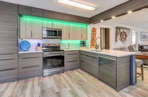 Satsuma House | 'Dunns Creek Lodge' - Private Boat Ramp!