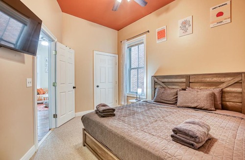 Metropolitan Apartment | Duplex by Forsyth Park - 2 King Beds - Patio & Balcony