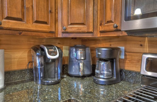 Blue Ridge Cabin | Eagles Landing - Gas fireplace, log-cabin feel, close to Blue Ridge, hot tub