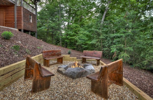 Blue Ridge Cabin | Eagles Landing - Gas fireplace, log-cabin feel, close to Blue Ridge, hot tub