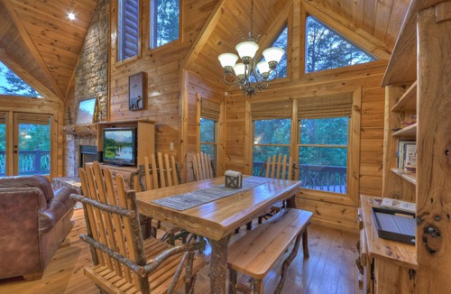 Blue Ridge Cabin | Eagles Landing - Gas fireplace, log-cabin feel, close to Blue Ridge, hot tub