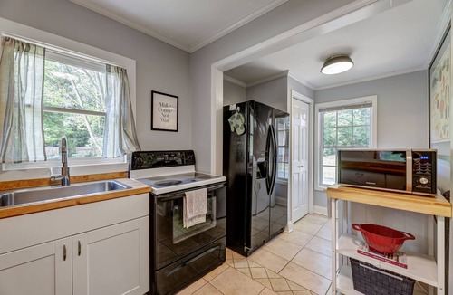 East Lake House | East Lake Bungalow with Home Office - Family Friendly, Pet Friendly