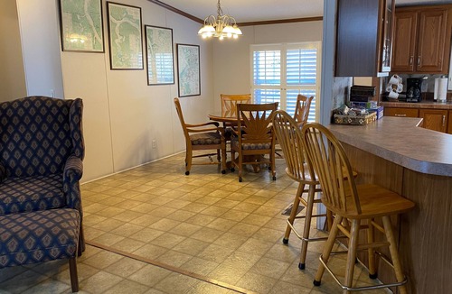 Iuka House | Eastport Cabin 3 - Pickwick Lake - Marina Views