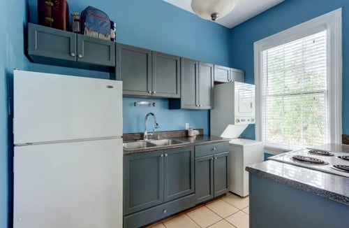 Savannah Victorian District Condo | Eclectic Abode, Funky | Fun | Dog-Friendly!