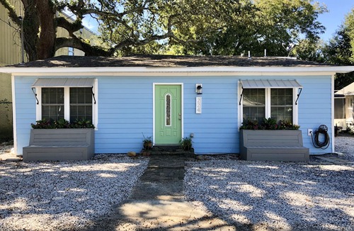 Mississippi City House | Eclectic cottage near the beach!