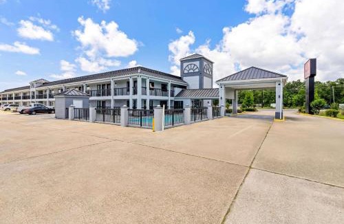 St. Martin Hotel | Econo Lodge Inn & Suites Ocean Springs - Biloxi
