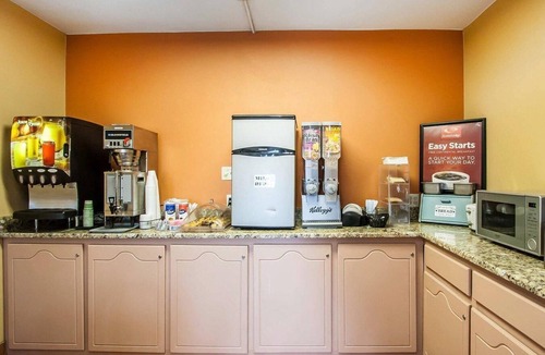 Tuscaloosa Hotel | Econo Lodge Inn & Suites Tuscaloosa I-20