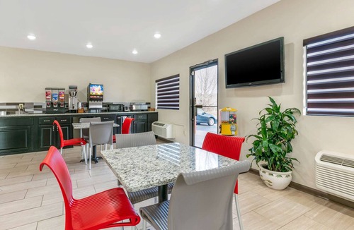 Northport Hotel | Econo Lodge Northport - Tuscaloosa North