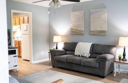 Auburn House | Economy Stay in West Auburn
