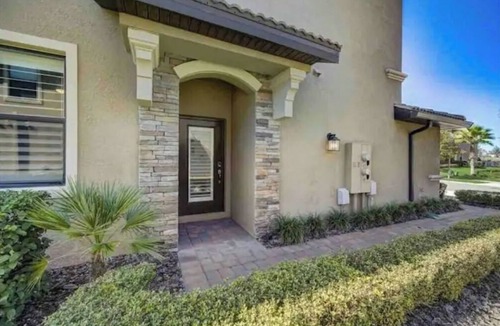Davenport Condo | Elegant and Beautiful condo with garage. minutes to Disney in Orlando, Florida