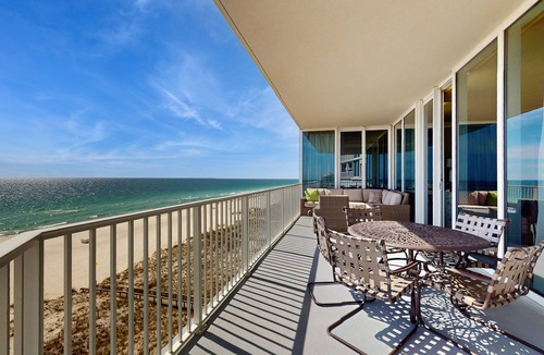 Ono Island Condo | Elegant, Gulf-Front Condo w/Large Balcony, Beach Access & Shared Pool/Gym
