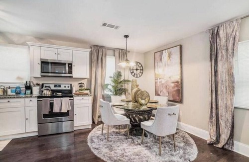 Scottdale House | Elegant Home mins from midtown Atlanta - Sleeps 6