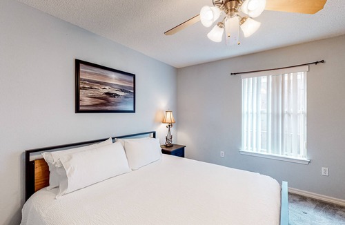 Navarre House | Elegant home with private pool, central AC, & washer/dryer - dog-friendly