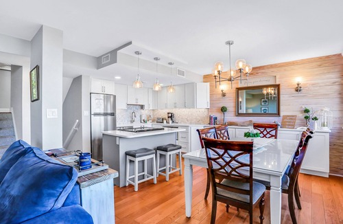 Fernandina Beach Condo | Elegant ocean-view townhome with beach access & pool - perfect location