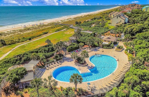 Fernandina Beach Condo | Elegant ocean-view townhome with beach access & pool - perfect location