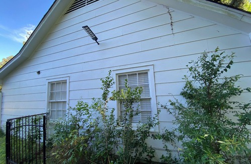 Tougaloo Cabin | Elite Suite with private parking in North Jackson