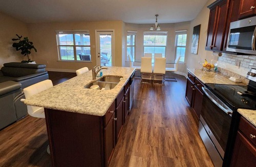 Biloxi House | Emerald Lake View 4 Bedroom home