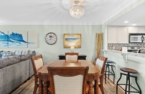 Sandestin Condo | "Emerald Moon" - 5* Host, Golf Cart, Booking Fall Break!