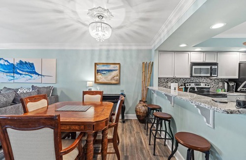 Sandestin Condo | "Emerald Moon" - 5* Host, Golf Cart, Booking Fall Break!