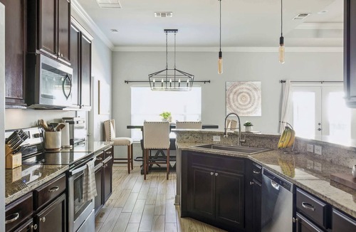 Fort Walton Beach House | Emerald Retreat: 7-Bed Beach Getaway (Sleeps 12)
