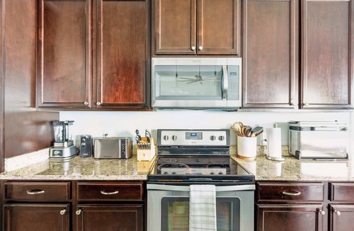 Fort Walton Beach House | Emerald Retreat: 7-Bed Beach Getaway (Sleeps 12)