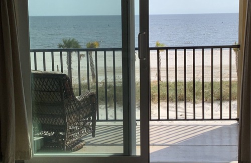 Henderson Point Condo | ENCHANTED!