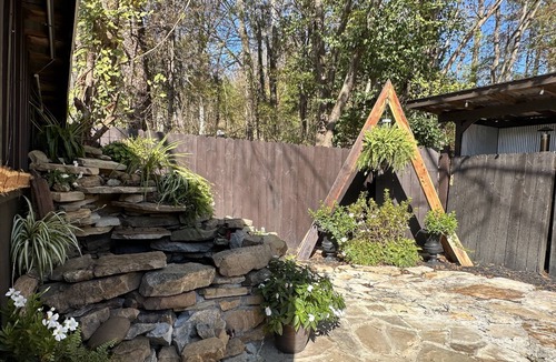 Wildwood Apartment | Enchanting Cottage with Historical Charm | Across From The Valley Venues & Lookout Mountain | Hiking