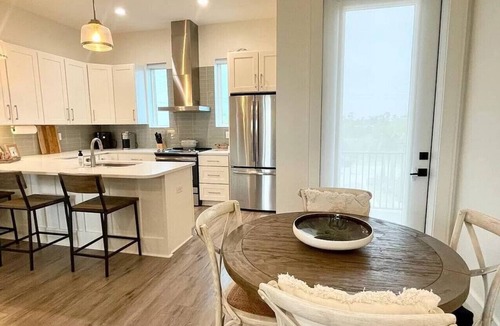 Gulf Shores Villa | Endless Summer · Gorgeous Villa w/GULF VIEWS & Pool! WALK to Beach!