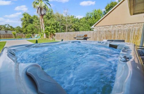 Ocean Springs House | Endless Summer Retreat with Private Pool near Beach