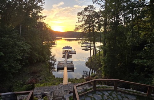 Crane Hill House | Enjoy beautiful sunsets at Blue Bird Cove on Lewis Smith Lake with private dock.