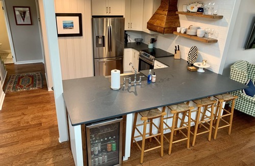 Milledgeville Cottage | Enjoy EZ Livin' on the waters of Lake Sinclair!
